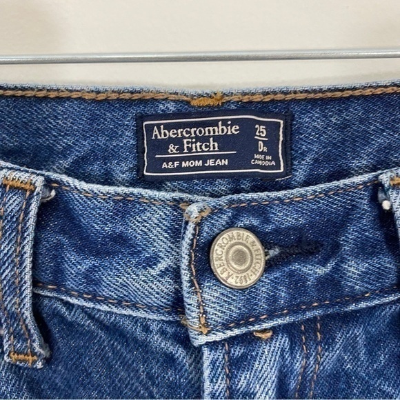Abercrombie & Fitch 25/0 Mom Jeans High‎ Rise Straight Released Hem Distressed - Picture 5 of 12